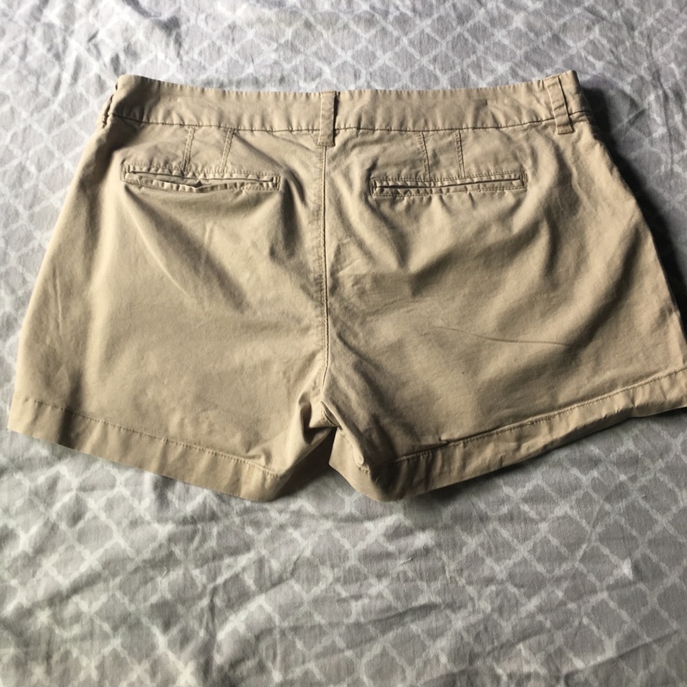 Old Navy khaki shorts - Picture 3 of 6